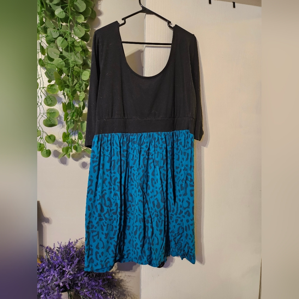 Torrid Black and Blue Pleated Sundress with Scoop Neck Size 3